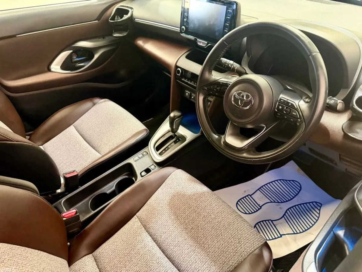 Toyota Yaris Cross SUV, Petrol Hybrid, 2020, Blue