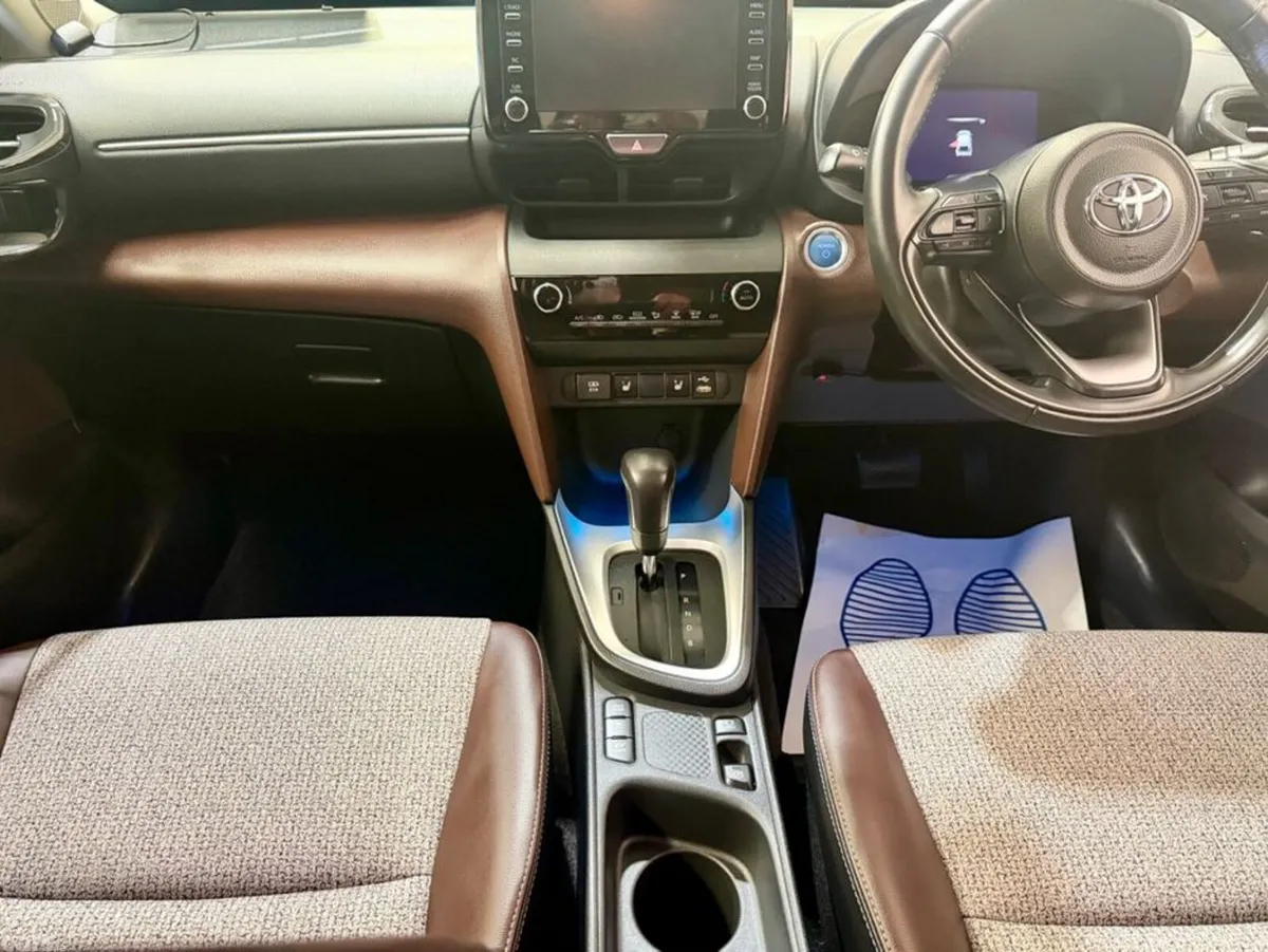 Toyota Yaris Cross SUV, Petrol Hybrid, 2020, Blue