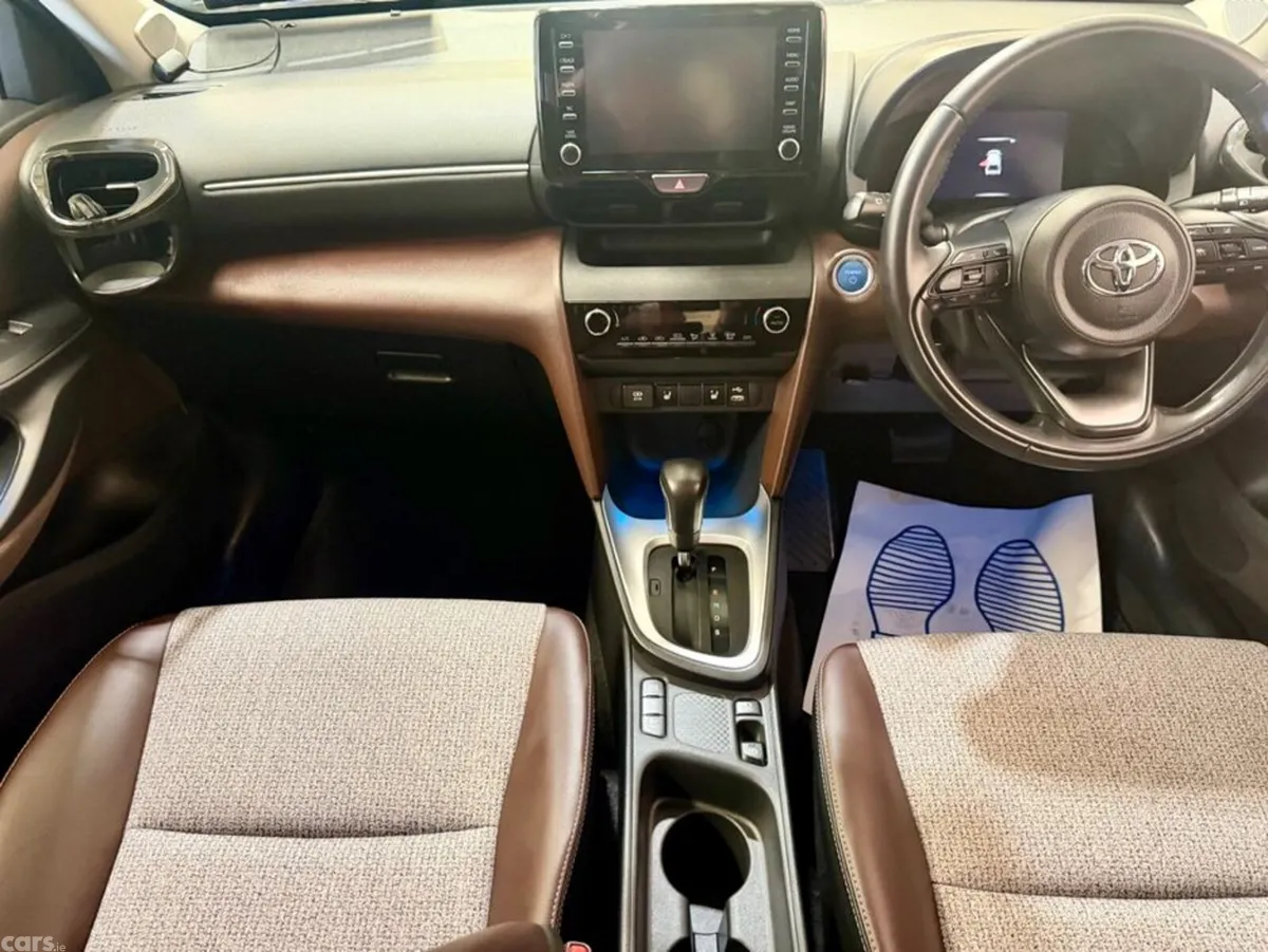 Toyota Yaris Cross SUV, Petrol Hybrid, 2020, Blue