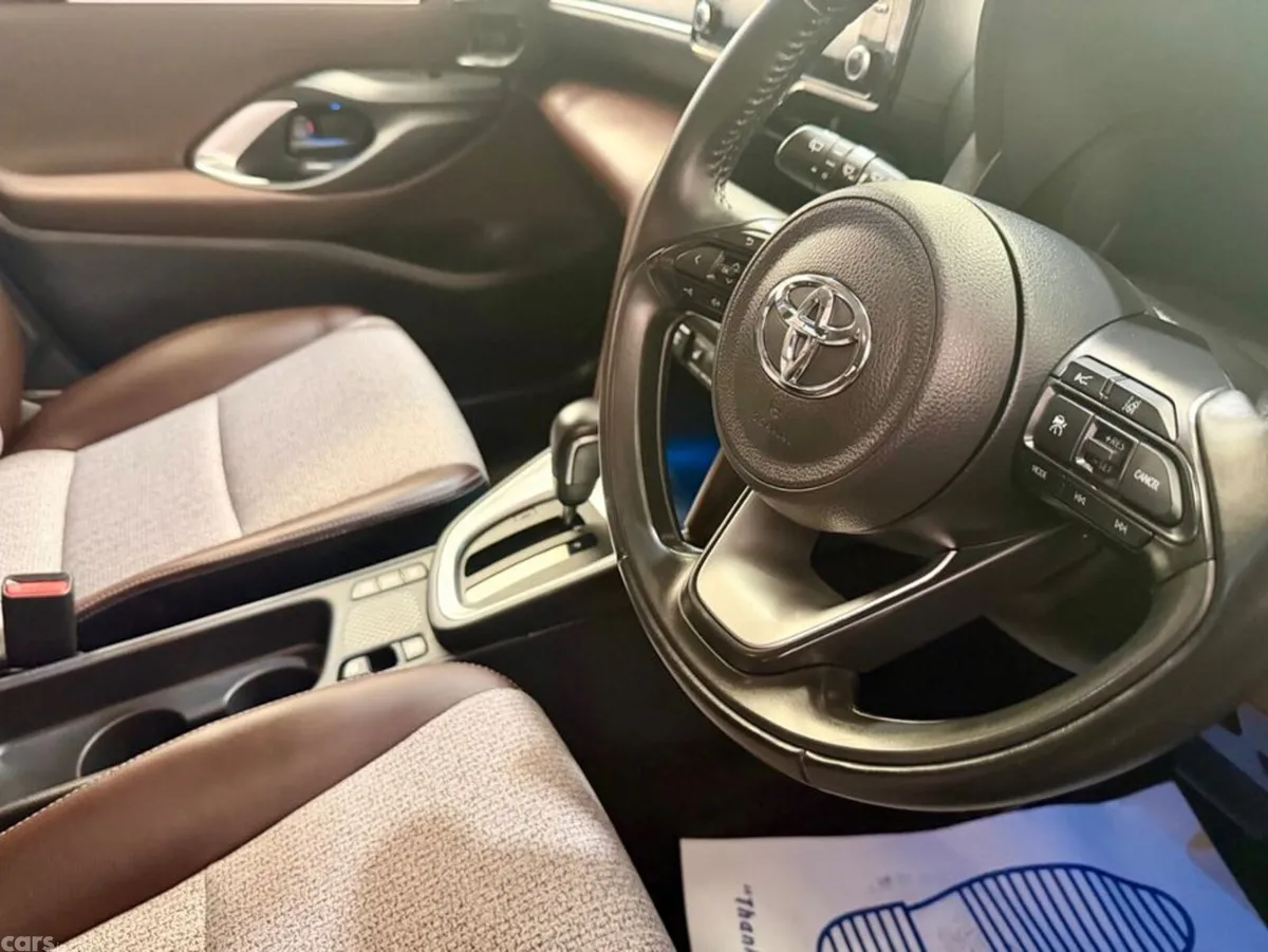 Toyota Yaris Cross SUV, Petrol Hybrid, 2020, Blue