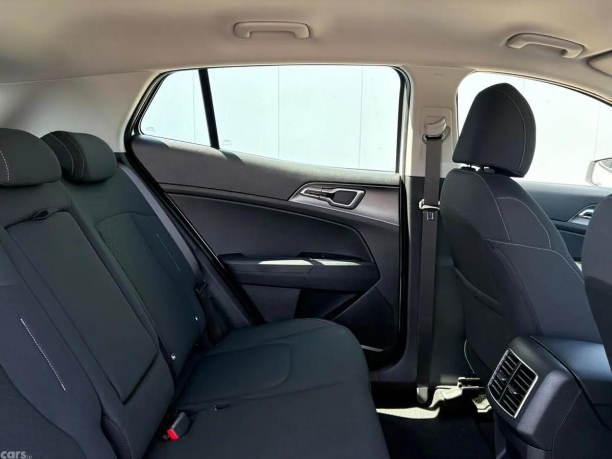 Kia Sportage SUV, Diesel, 2027, White