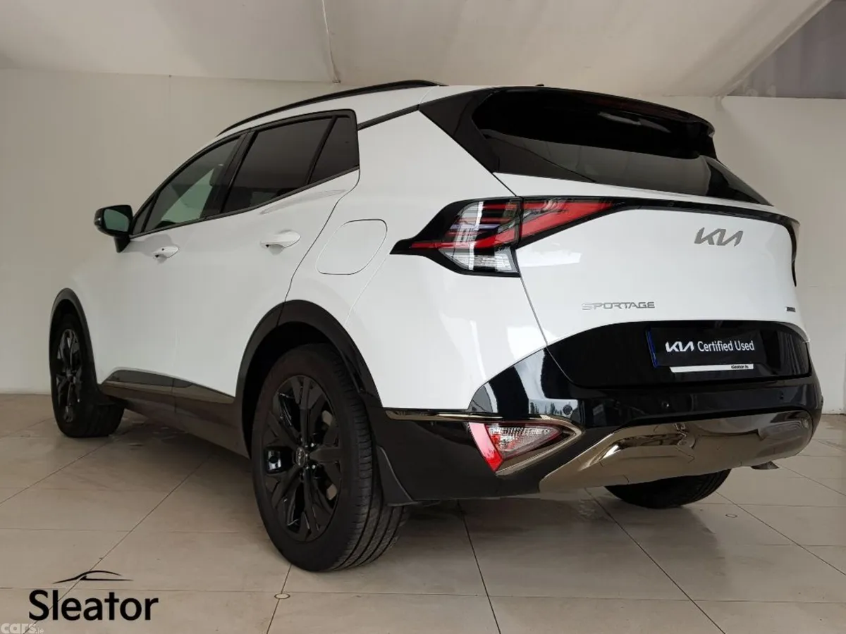 Kia Sportage MPV, Petrol Hybrid, 2025, White