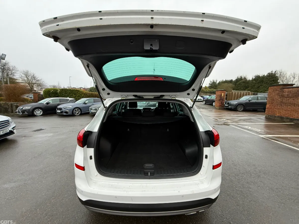 Hyundai Tucson MPV, Diesel, 2019, White