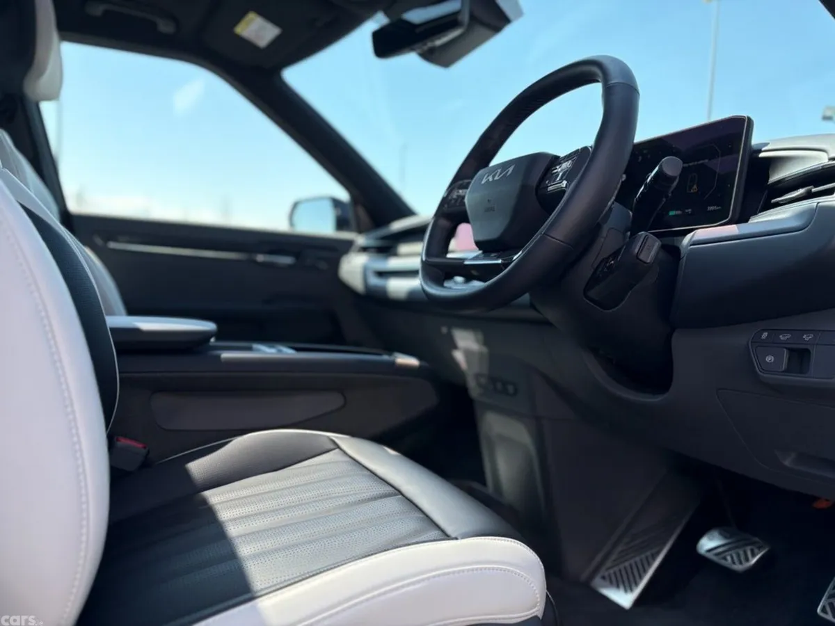 Kia EV9 SUV, Electric, 2026, Red