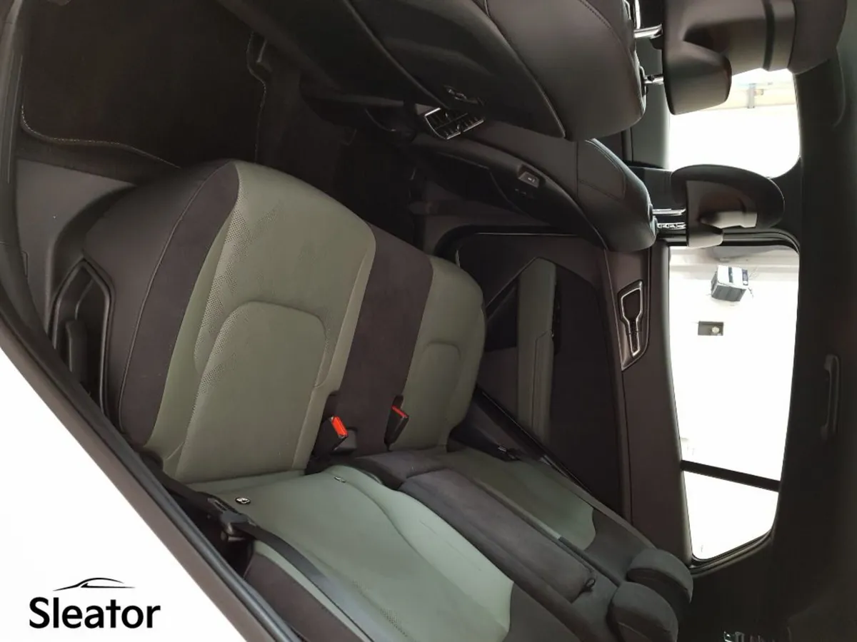Kia Sportage MPV, Petrol Hybrid, 2025, White