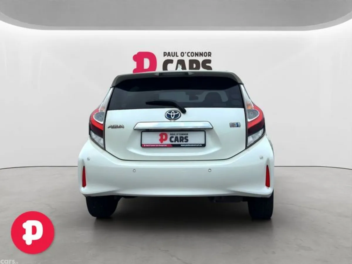 Toyota Aqua Hatchback, Petrol Hybrid, 2019, White