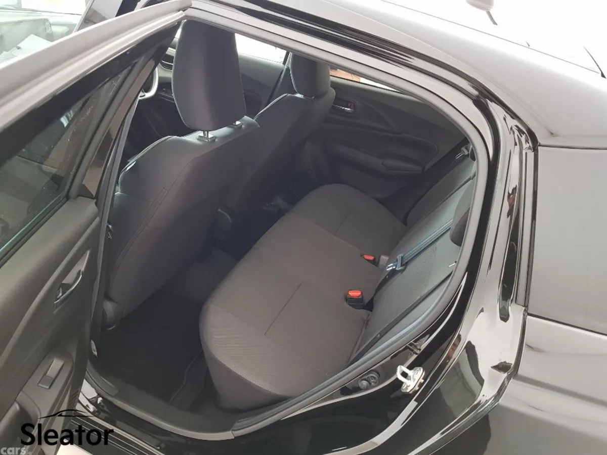 Suzuki Swift Hatchback, Petrol Hybrid, 2027, Black