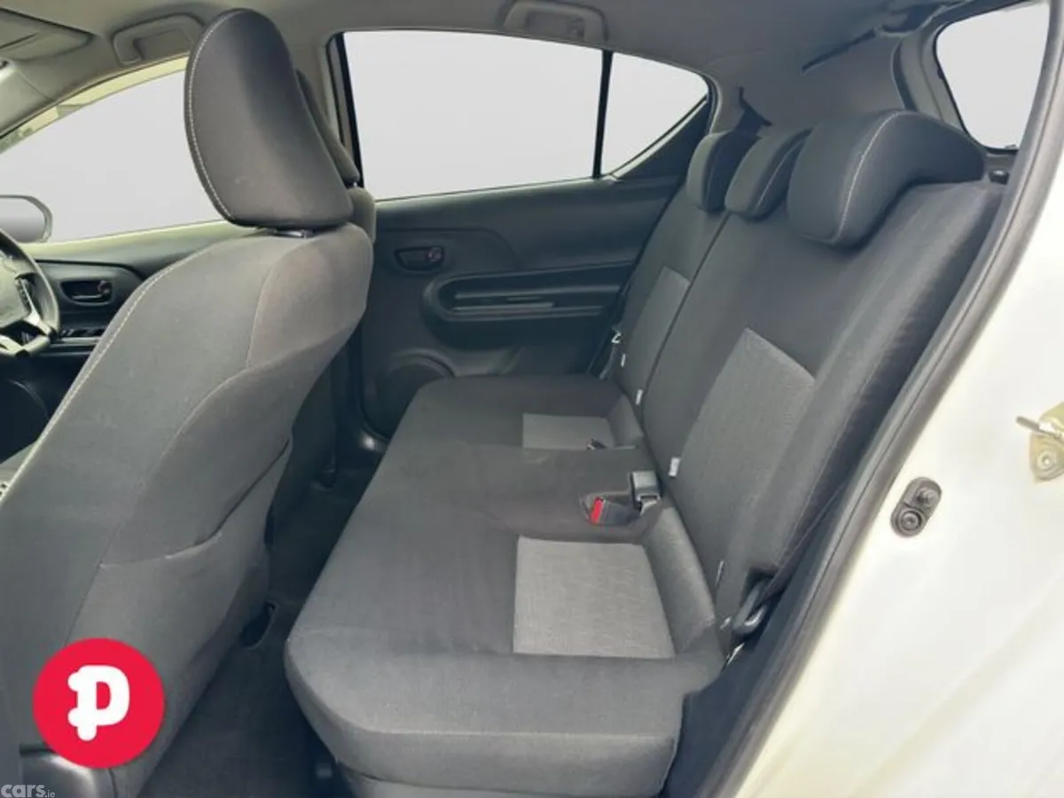 Toyota Aqua Hatchback, Petrol Hybrid, 2019, White