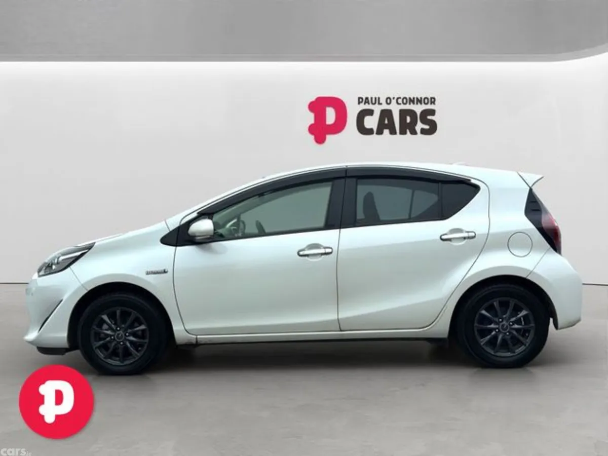 Toyota Aqua Hatchback, Petrol Hybrid, 2019, White