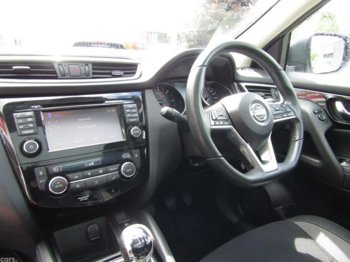 Nissan Qashqai MPV, Diesel, 2017, White