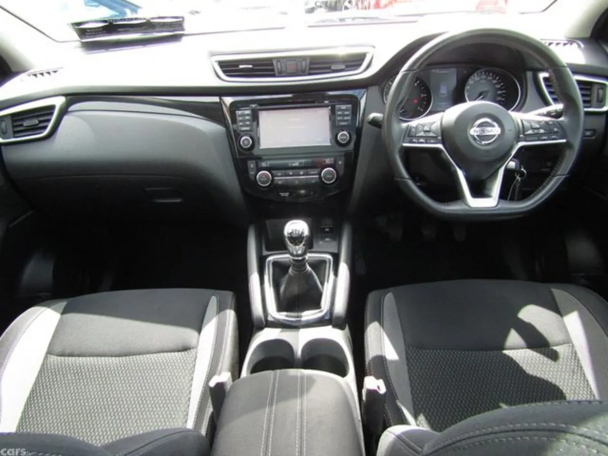 Nissan Qashqai MPV, Diesel, 2017, White