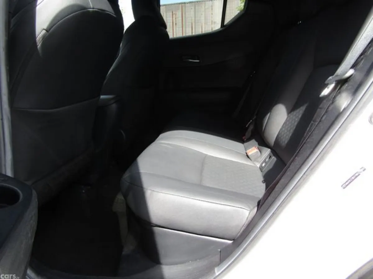 Toyota C-HR Hatchback, Petrol Hybrid, 2019, White
