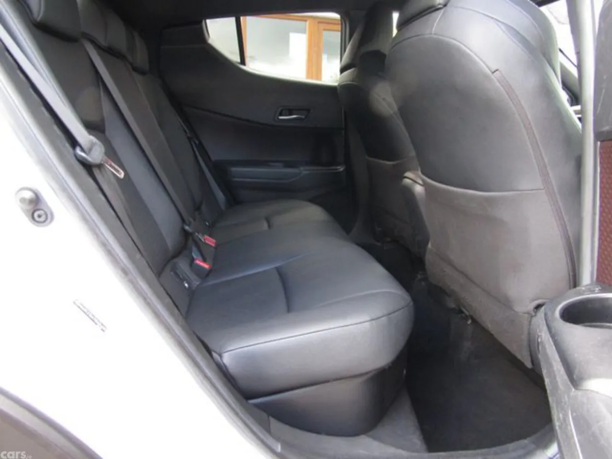 Toyota C-HR Hatchback, Petrol Hybrid, 2019, White
