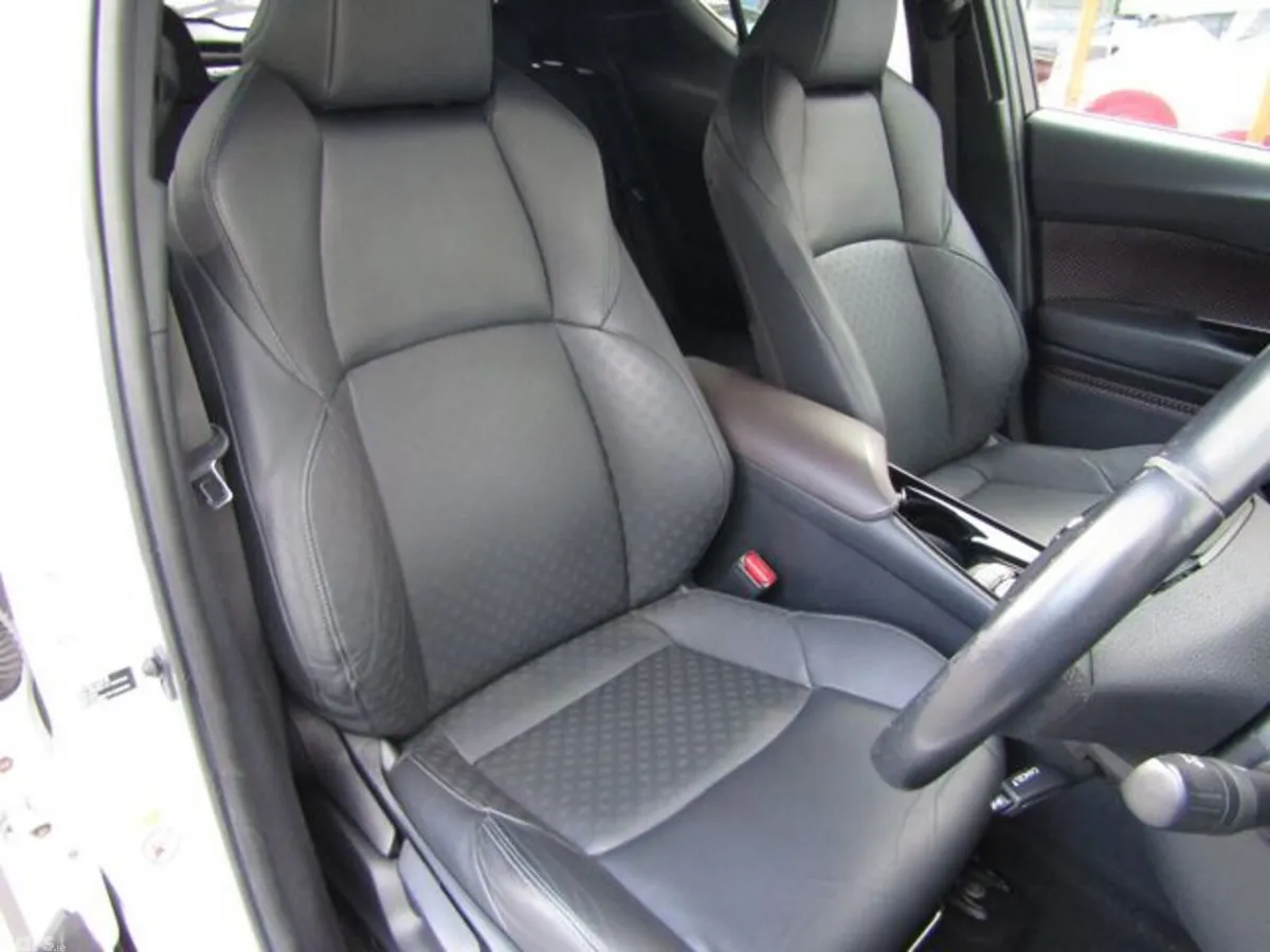 Toyota C-HR Hatchback, Petrol Hybrid, 2019, White
