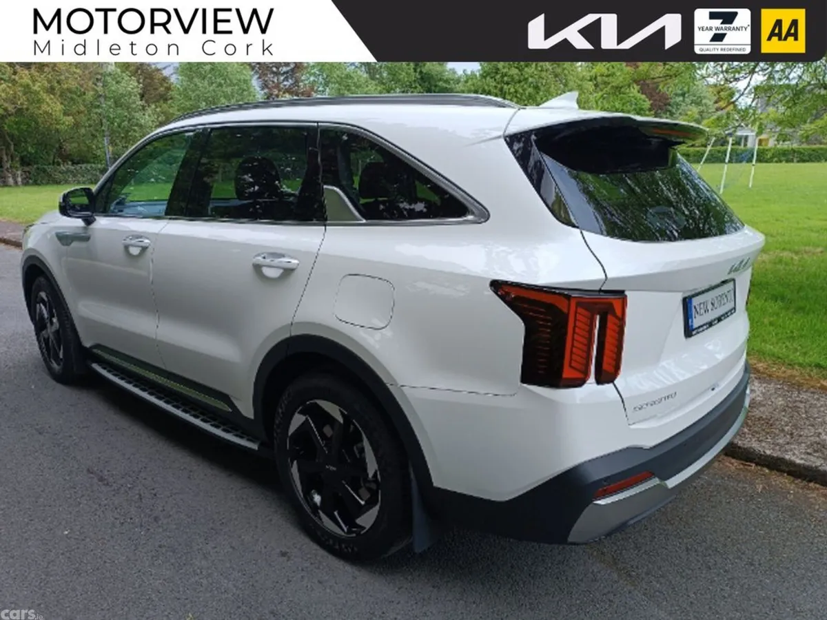 Kia Sorento SUV, Petrol Plug-in Hybrid, 2027, White