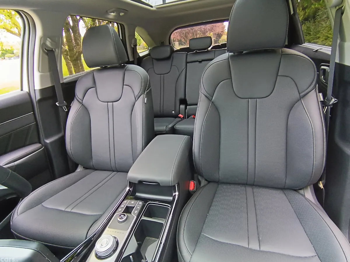 Kia Sorento SUV, Petrol Plug-in Hybrid, 2027, White