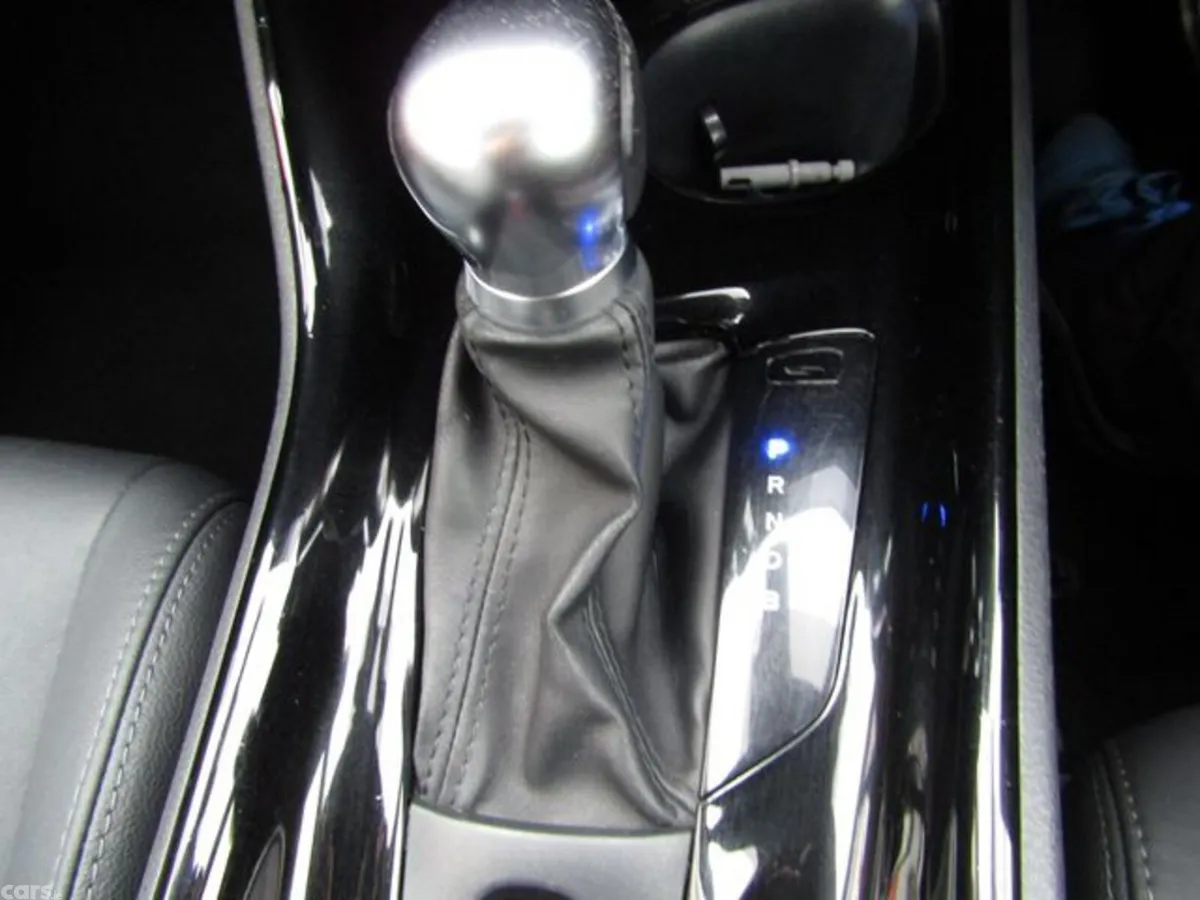 Toyota C-HR Hatchback, Petrol Hybrid, 2019, White