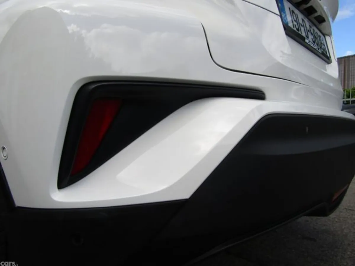 Toyota C-HR Hatchback, Petrol Hybrid, 2019, White