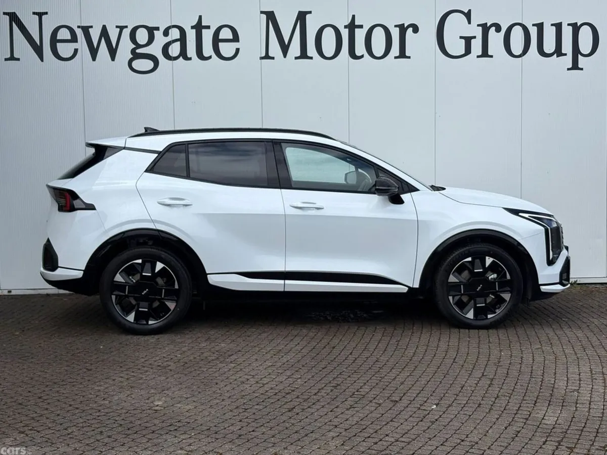 Kia Sportage SUV, Petrol Hybrid, 2027, White