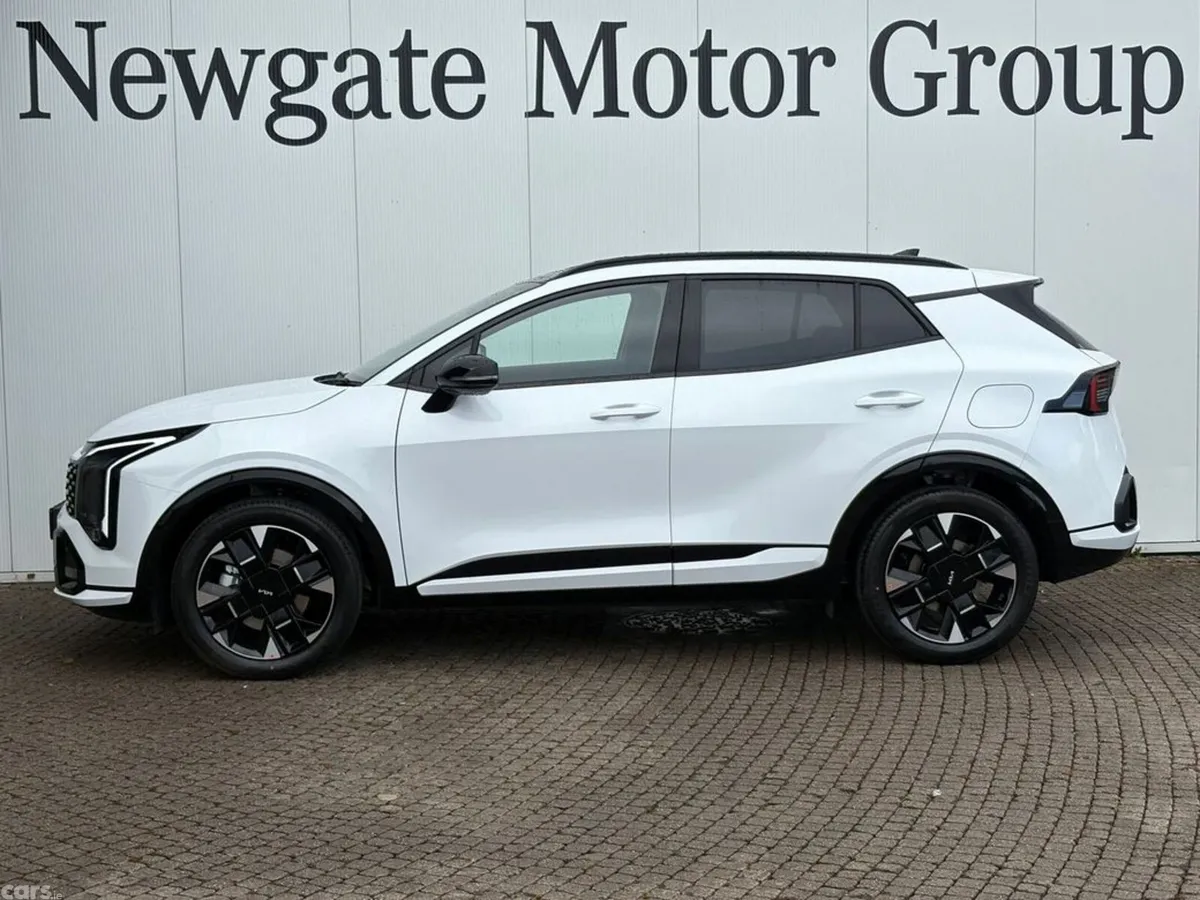 Kia Sportage SUV, Petrol Hybrid, 2027, White