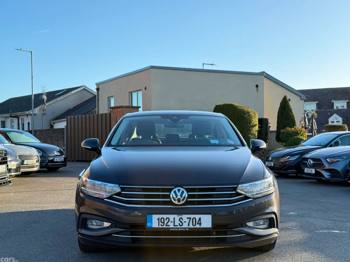 Volkswagen Passat Saloon, Diesel, 2019, Grey