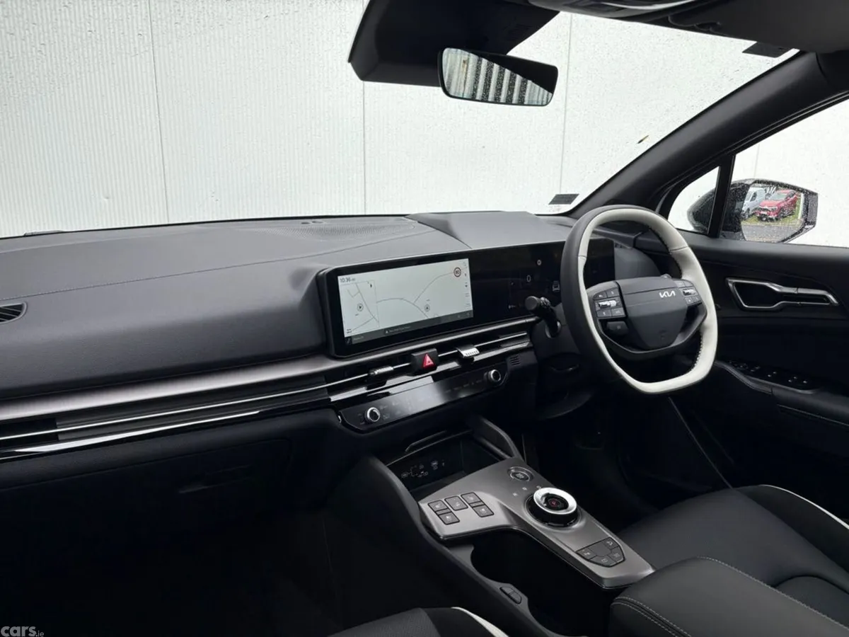 Kia Sportage SUV, Petrol Hybrid, 2027, White