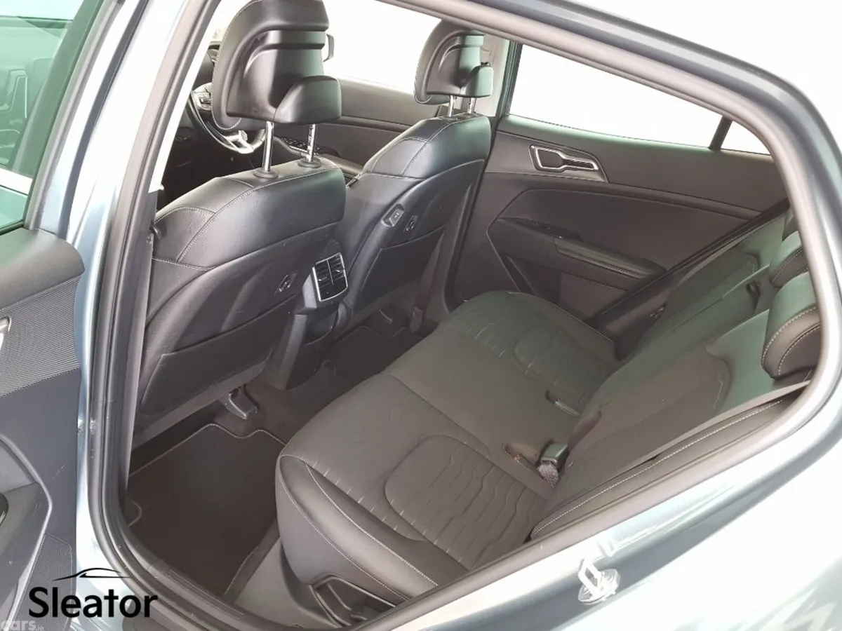 Kia Sportage MPV, Petrol Hybrid, 2022, Grey