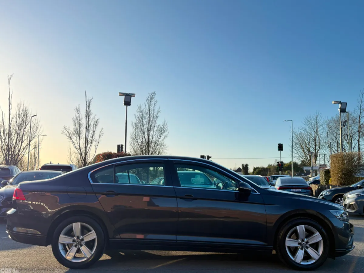 Volkswagen Passat Saloon, Diesel, 2019, Grey