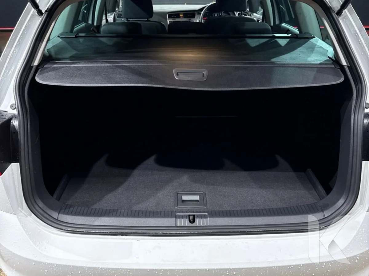 Volkswagen Golf Estate, Petrol, 2016, White