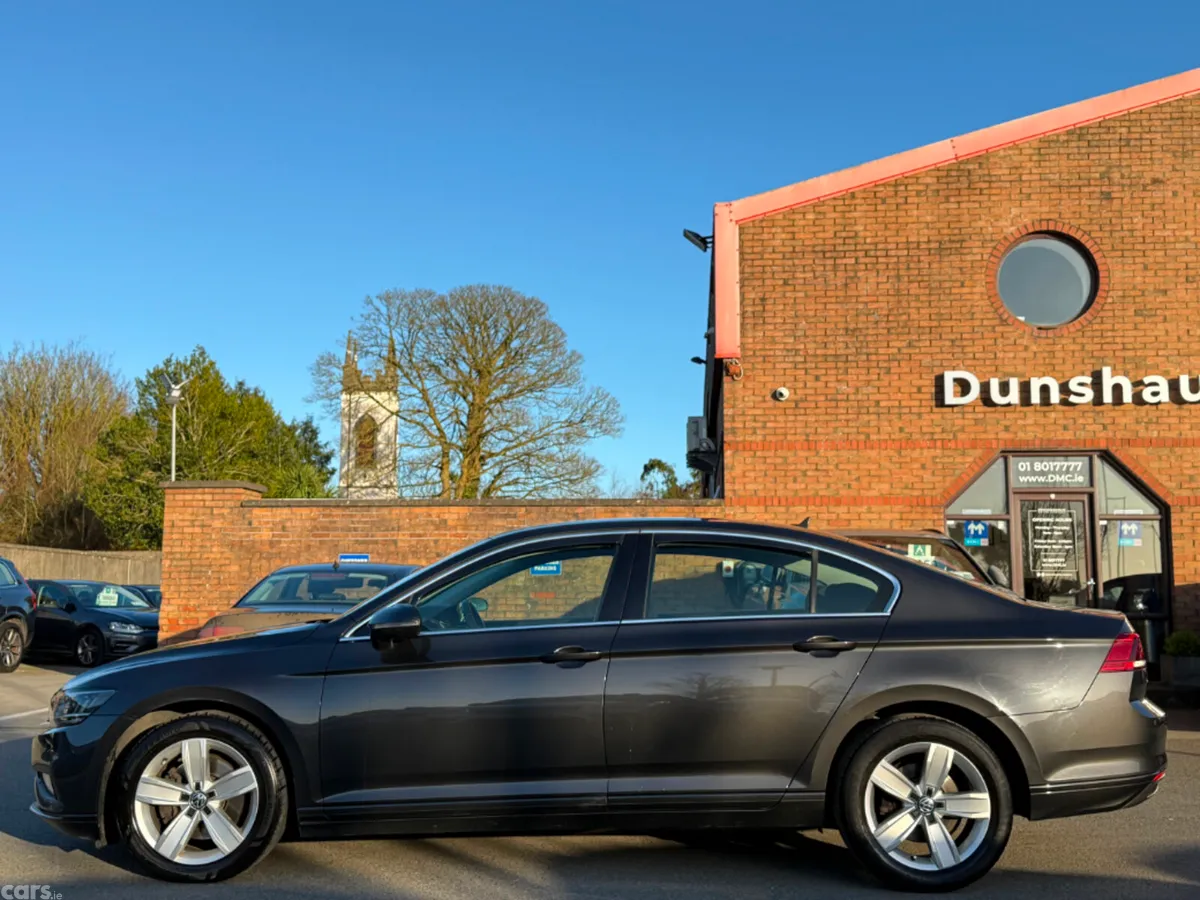 Volkswagen Passat Saloon, Diesel, 2019, Grey
