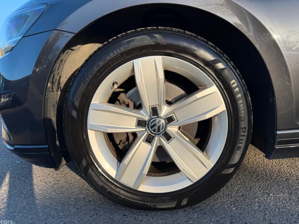 Volkswagen Passat Saloon, Diesel, 2019, Grey