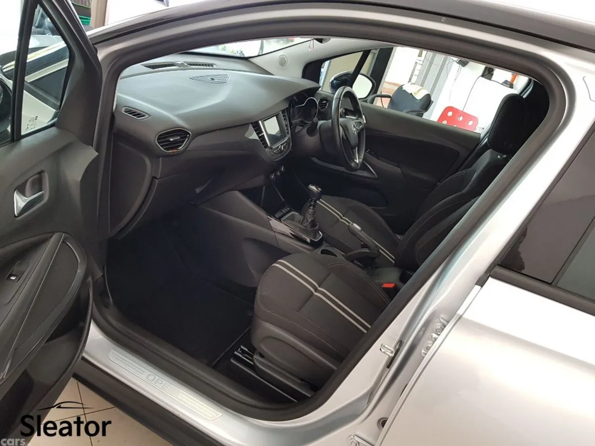 Opel Crossland MPV, Diesel, 2023, Grey