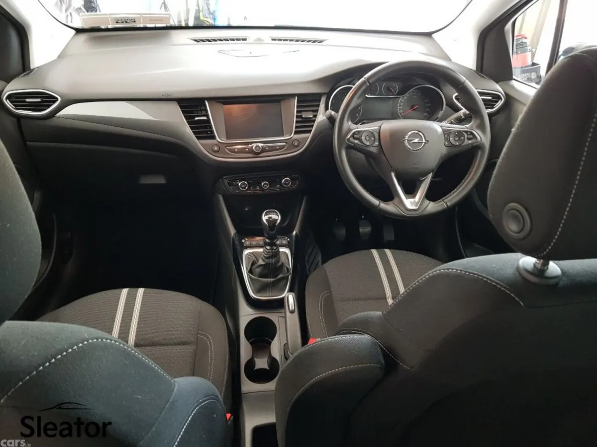 Opel Crossland MPV, Diesel, 2023, Grey