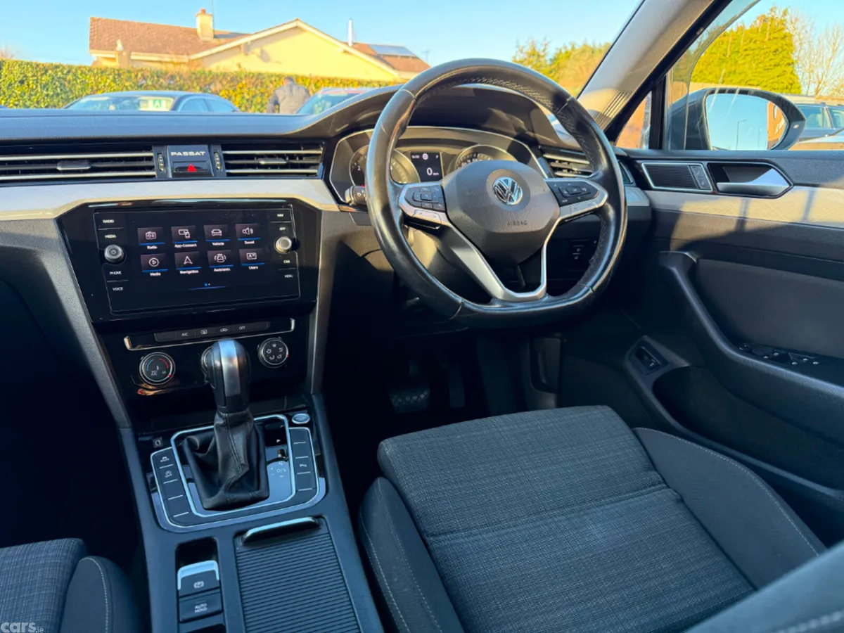 Volkswagen Passat Saloon, Diesel, 2019, Grey