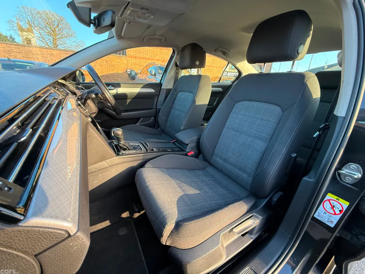Volkswagen Passat Saloon, Diesel, 2019, Grey