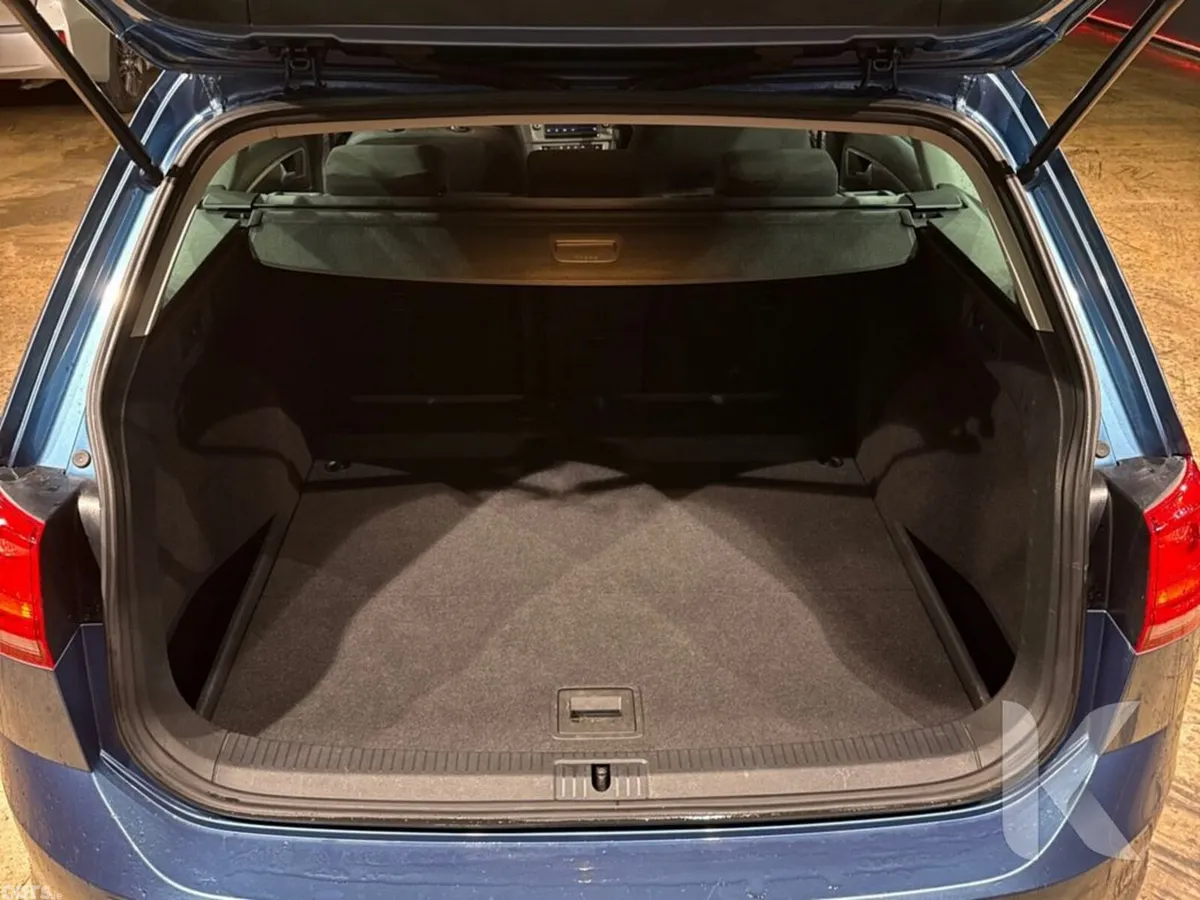 Volkswagen Golf Estate, Petrol, 2017, Blue