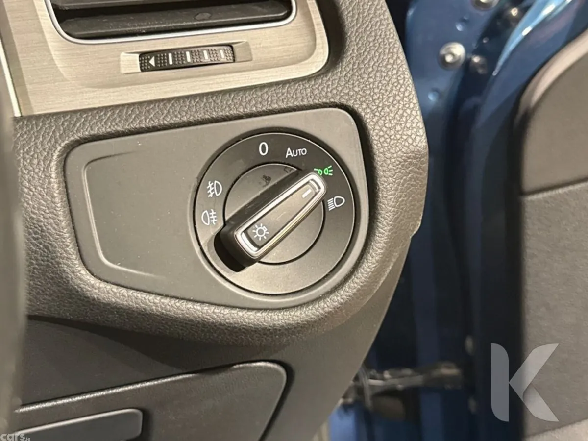 Volkswagen Golf Estate, Petrol, 2017, Blue