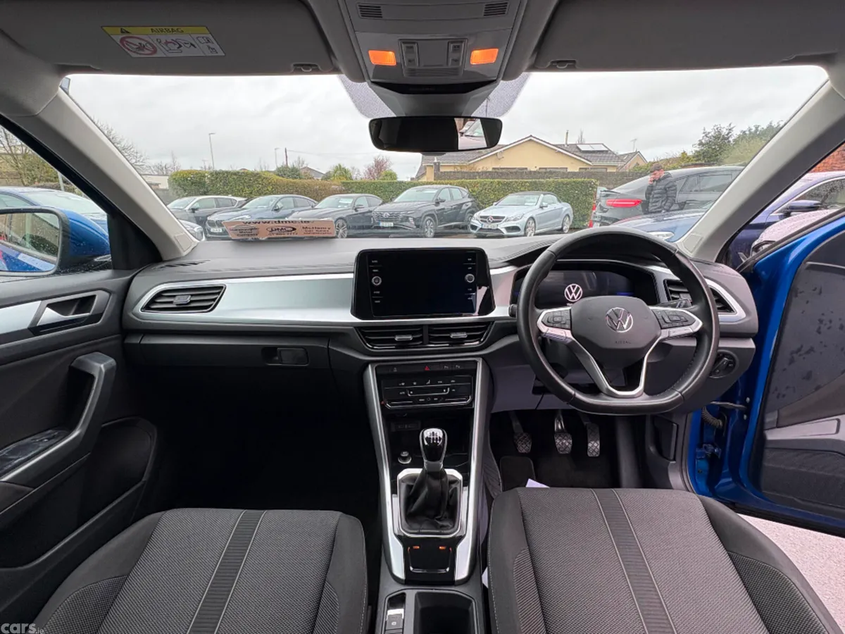 Volkswagen T-Roc SUV, Petrol, 2023, Blue