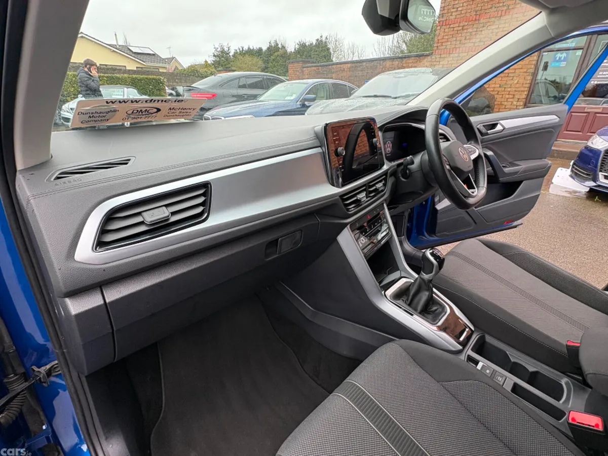Volkswagen T-Roc SUV, Petrol, 2023, Blue