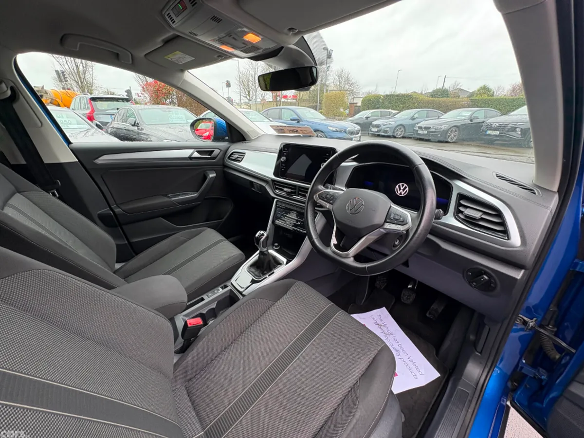 Volkswagen T-Roc SUV, Petrol, 2023, Blue