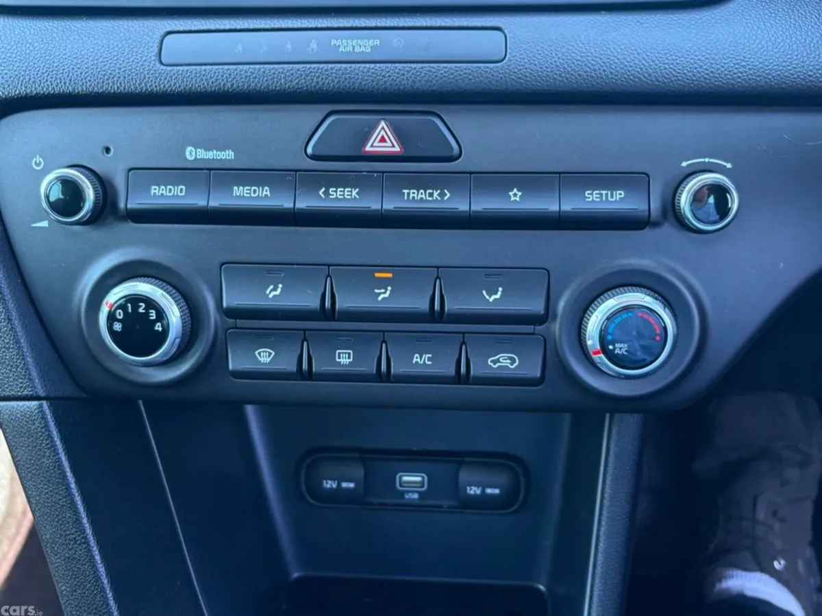 Kia Sportage SUV, Diesel Hybrid, 2021, Blue