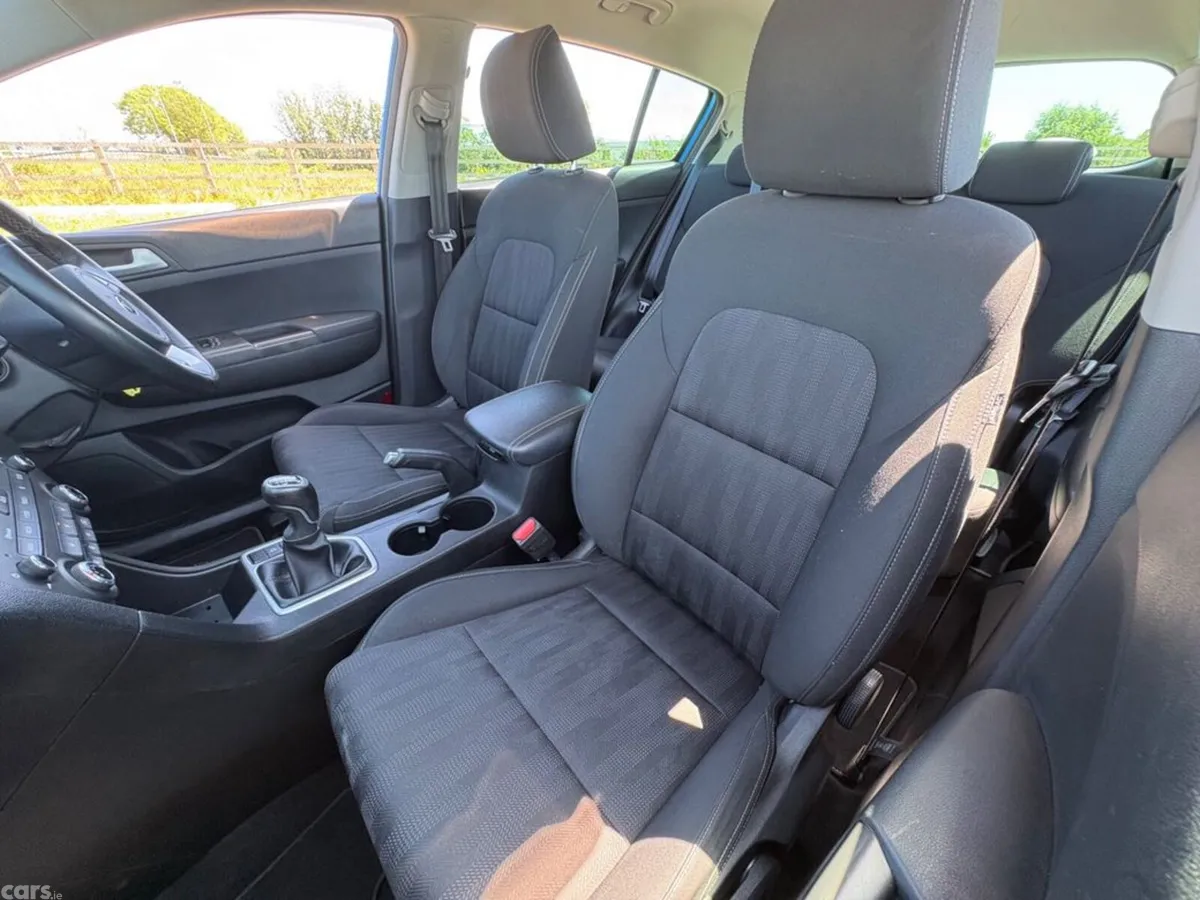 Kia Sportage SUV, Diesel Hybrid, 2021, Blue