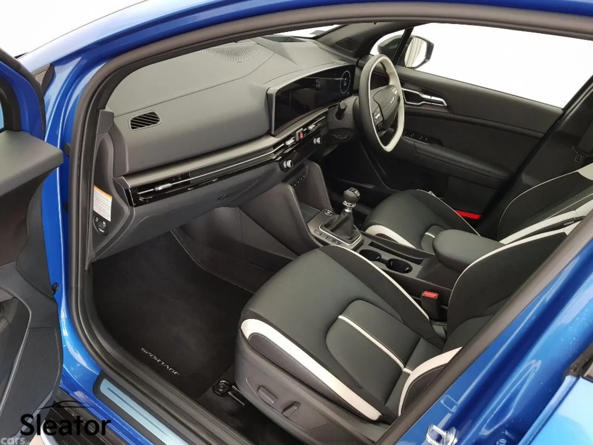 Kia Sportage MPV, Diesel Hybrid, 2025, Blue