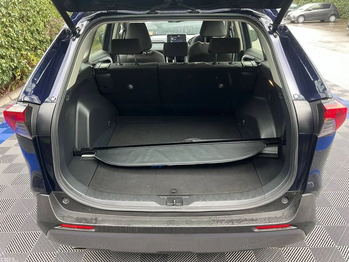 Toyota RAV4 SUV, Petrol Hybrid, 2022, Blue