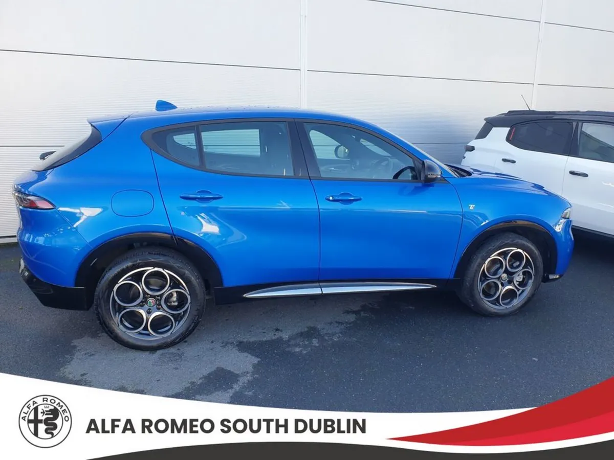 Alfa Romeo Tonale Hatchback, Petrol, 2024, Blue