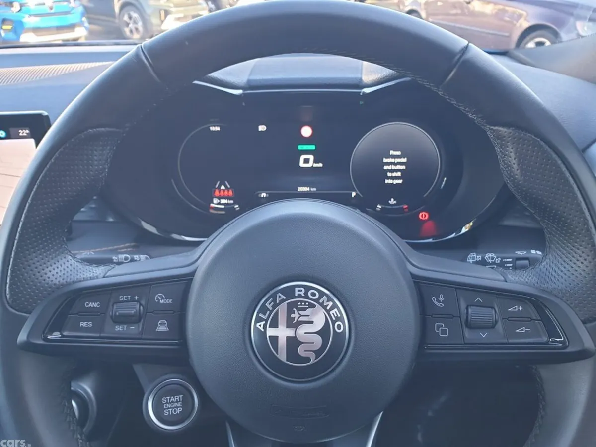Alfa Romeo Tonale Hatchback, Petrol, 2024, Blue