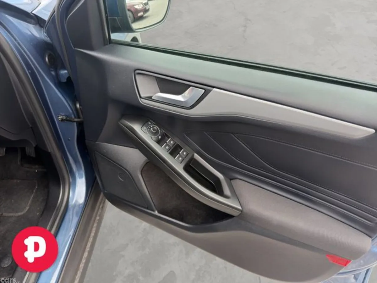 Ford Focus Hatchback, Diesel, 2023, Blue