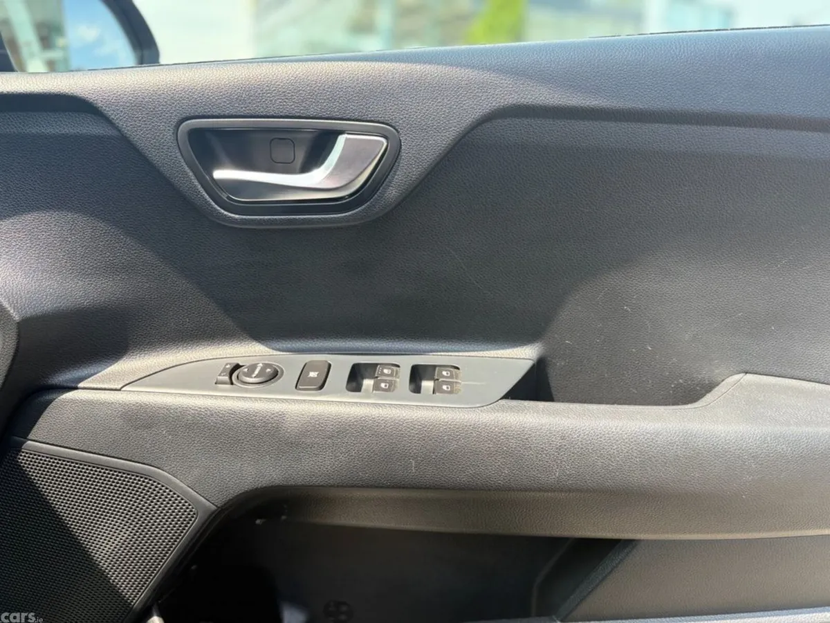 Kia Stonic Hatchback, Petrol, 2024, Grey