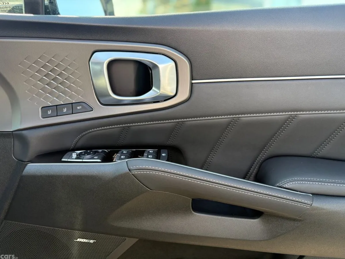 Kia Sorento SUV, Petrol Plug-in Hybrid, 2026, Grey