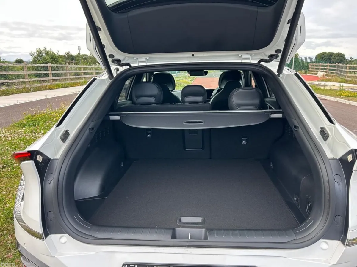 Kia EV6 Hatchback, Electric, 2027, White